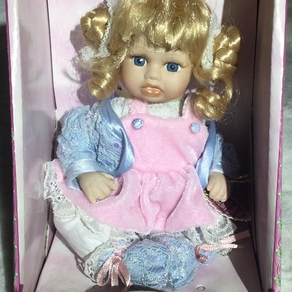 Curt Girl Doll with Porcelian face & Hans by Christina Collection - Picture 8 of 9